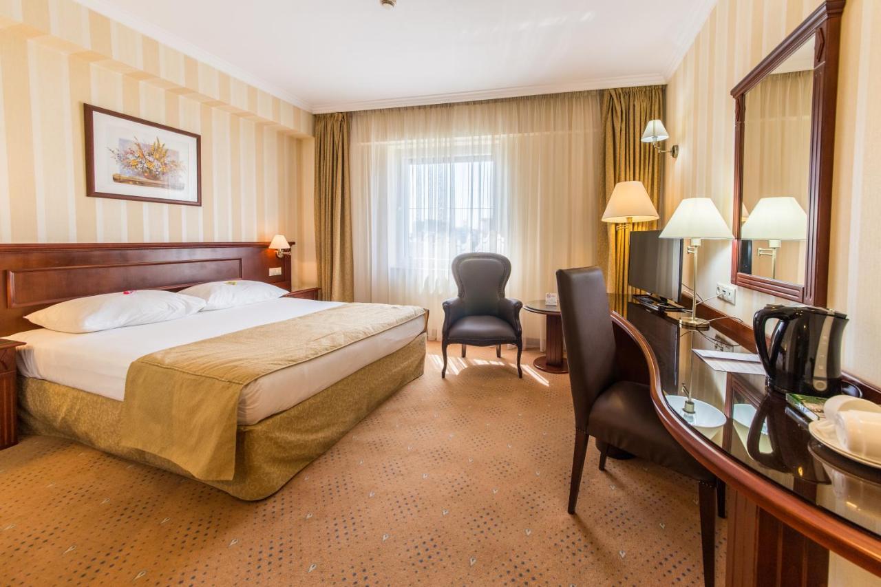 Ramada Hotel & Suites By Wyndham Bucharest North Ngoại thất bức ảnh
