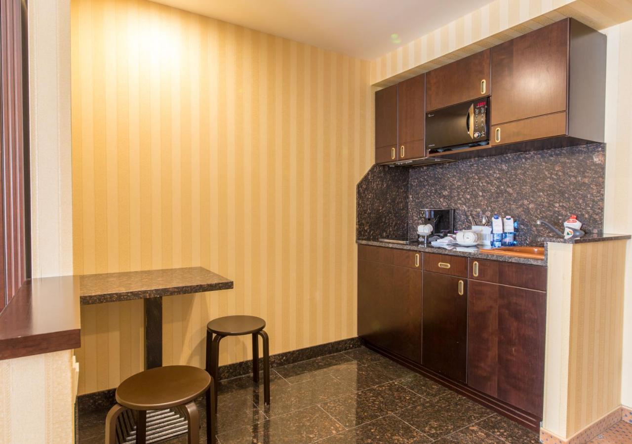 Ramada Hotel & Suites By Wyndham Bucharest North Ngoại thất bức ảnh
