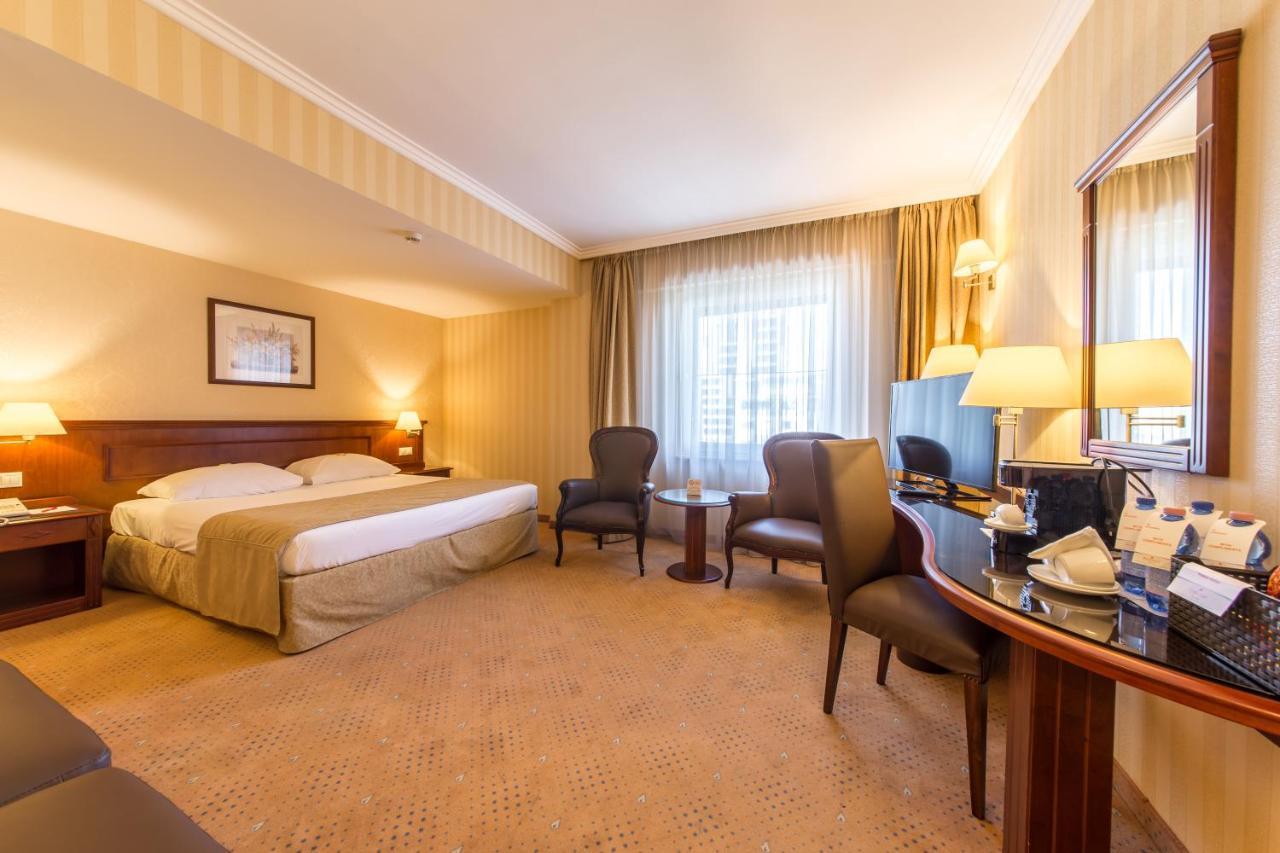Ramada Hotel & Suites By Wyndham Bucharest North Ngoại thất bức ảnh