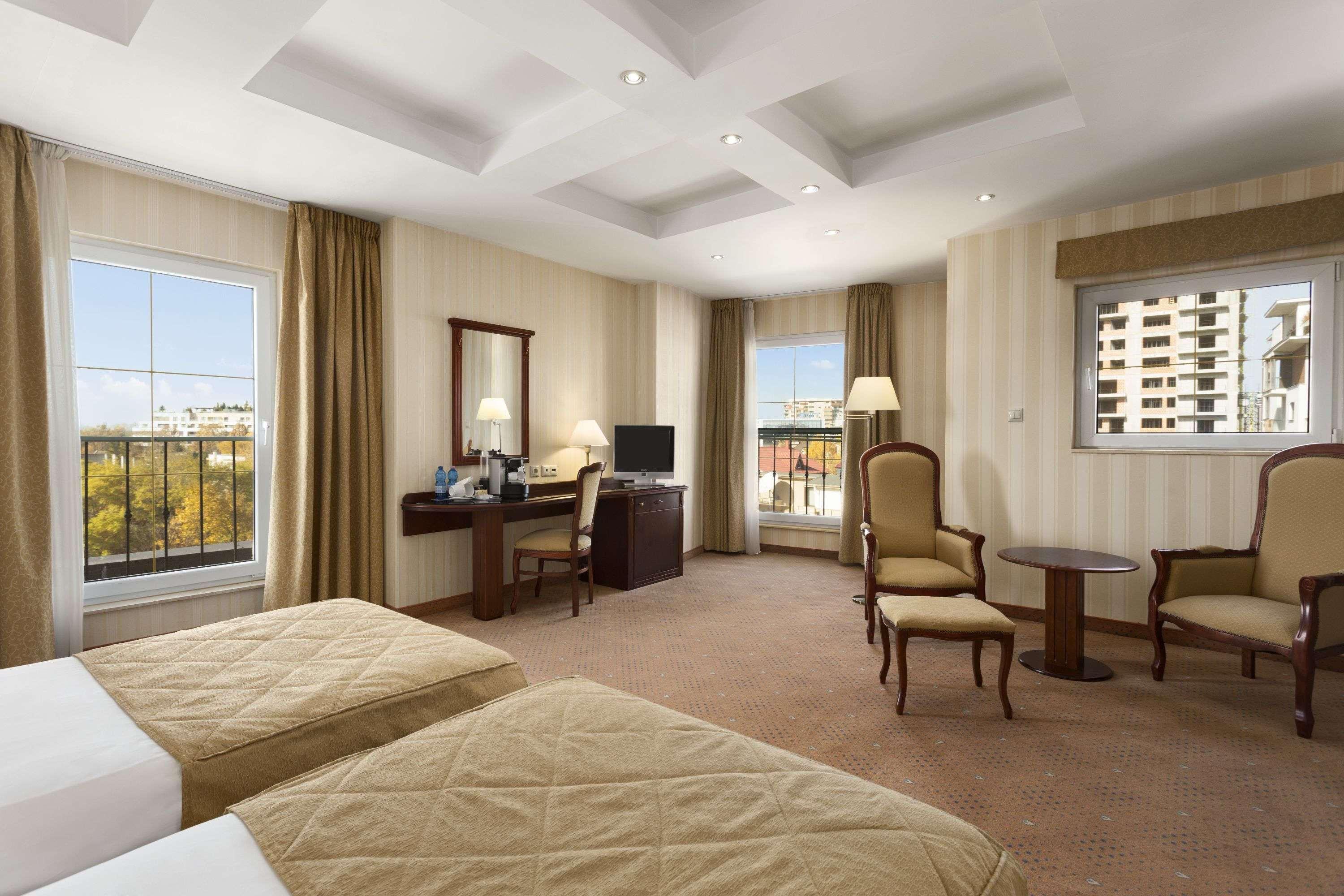 Ramada Hotel & Suites By Wyndham Bucharest North Ngoại thất bức ảnh