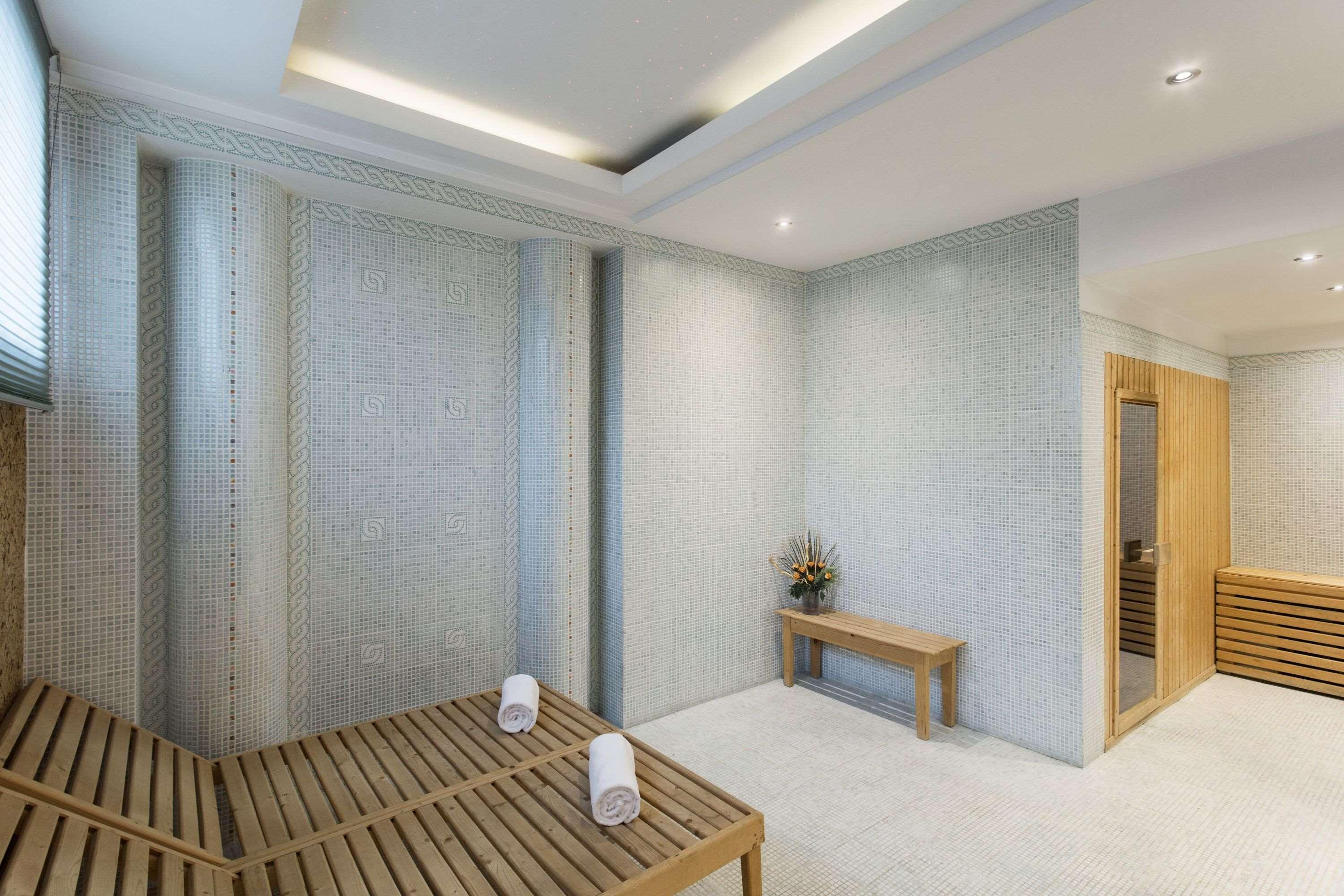 Ramada Hotel & Suites By Wyndham Bucharest North Ngoại thất bức ảnh