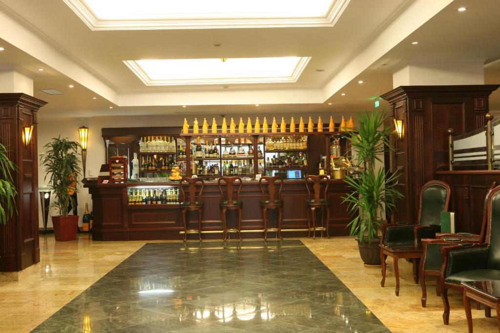 Ramada Hotel & Suites By Wyndham Bucharest North Ngoại thất bức ảnh