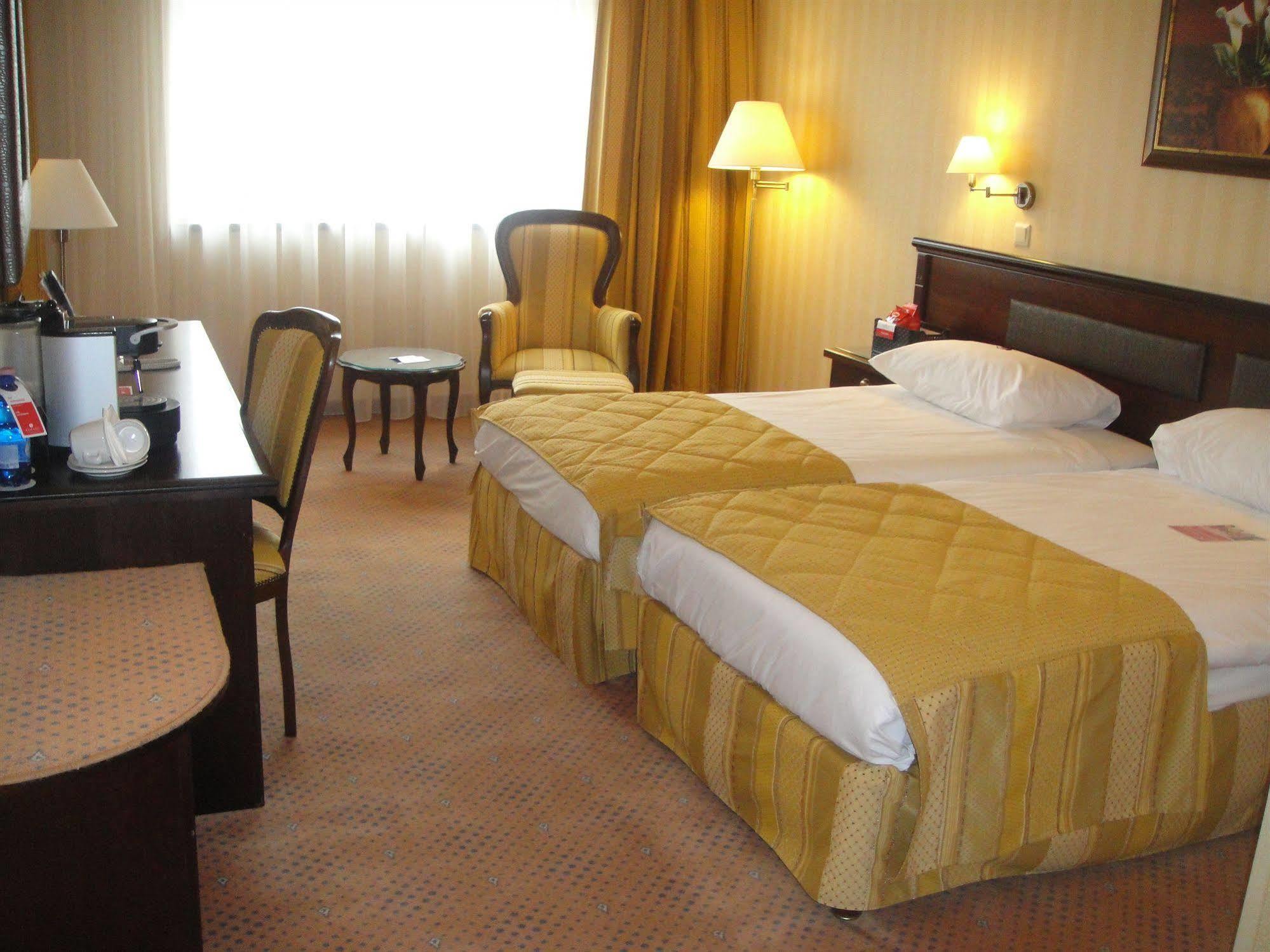 Ramada Hotel & Suites By Wyndham Bucharest North Ngoại thất bức ảnh