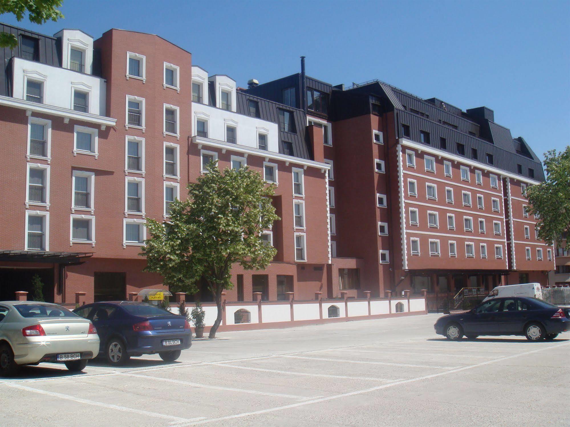 Ramada Hotel & Suites By Wyndham Bucharest North Ngoại thất bức ảnh